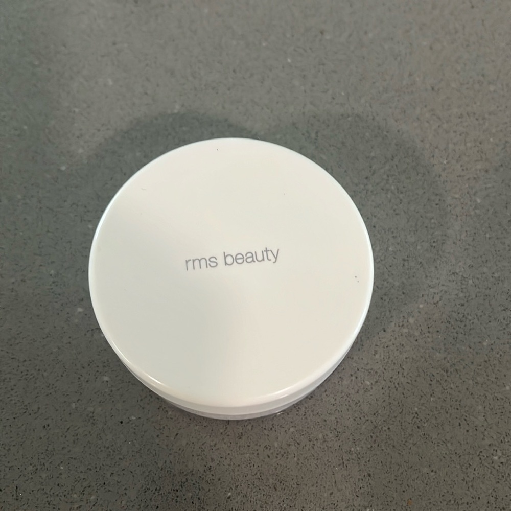 RMS Beauty Un powder-Translucent